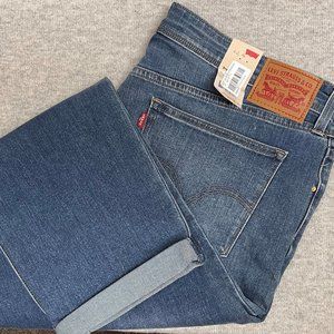 Women's Levi Boyfriend Cropped Jean NWT